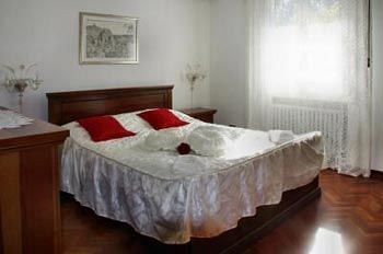 Vanessa House Couette-café 2*