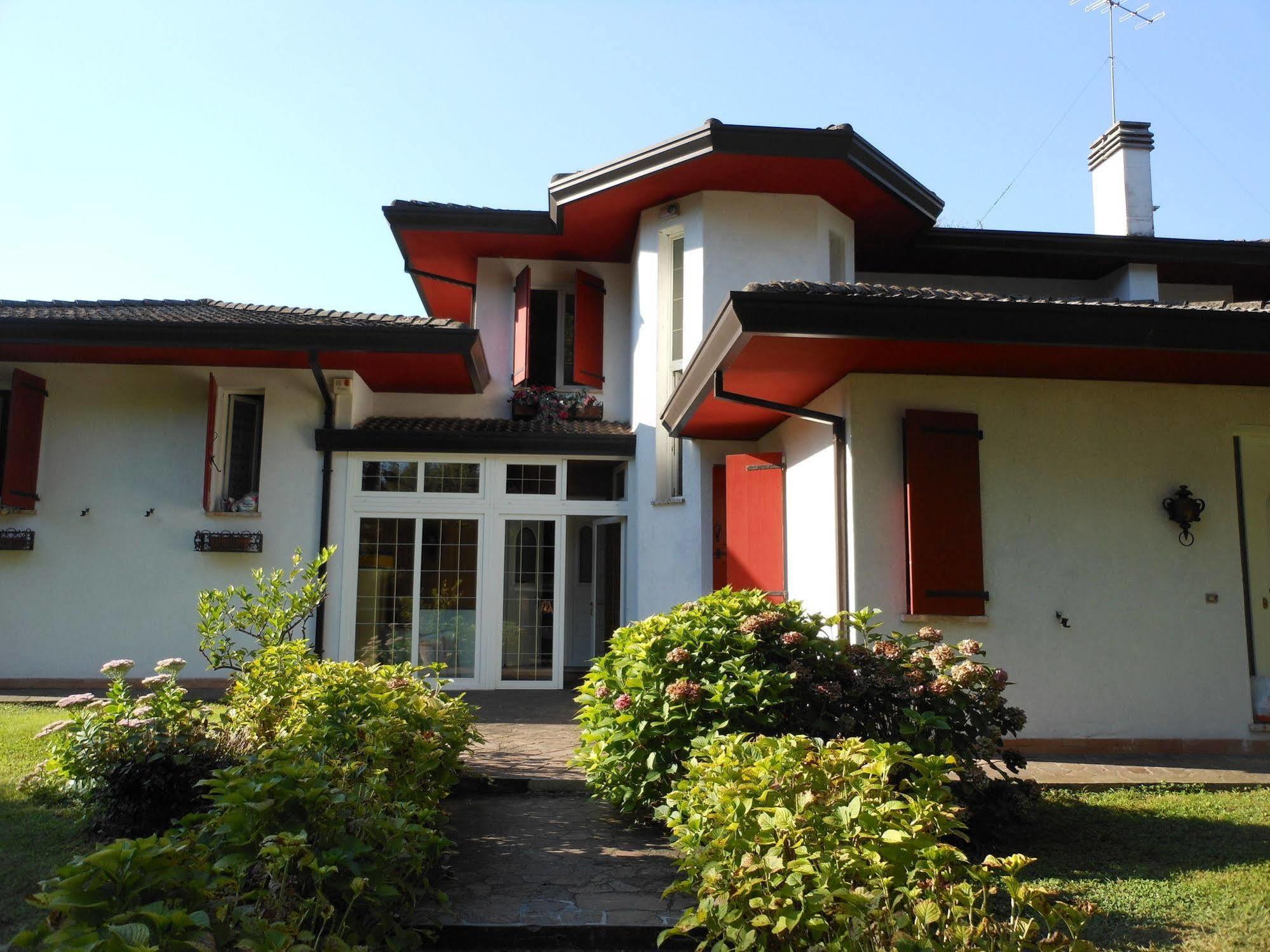 Vanessa House Bed & Breakfast 2*